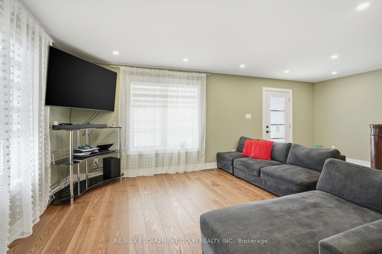 Detached House for sale at 3545 Garrison Road, Fort Erie, Ontario, L0S 1N0 - Ridgeway - MLS: X12772984