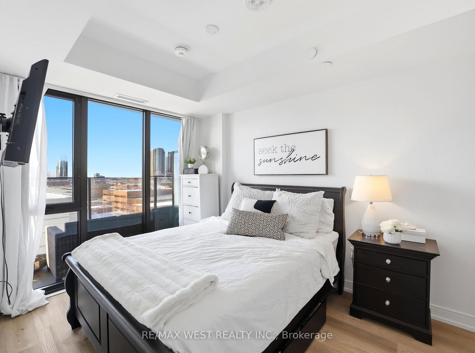 Condo for sale at 912-1 Jarvis Street, Hamilton, Ontario, L8R 3J2 - Beasley - MLS: X12773352