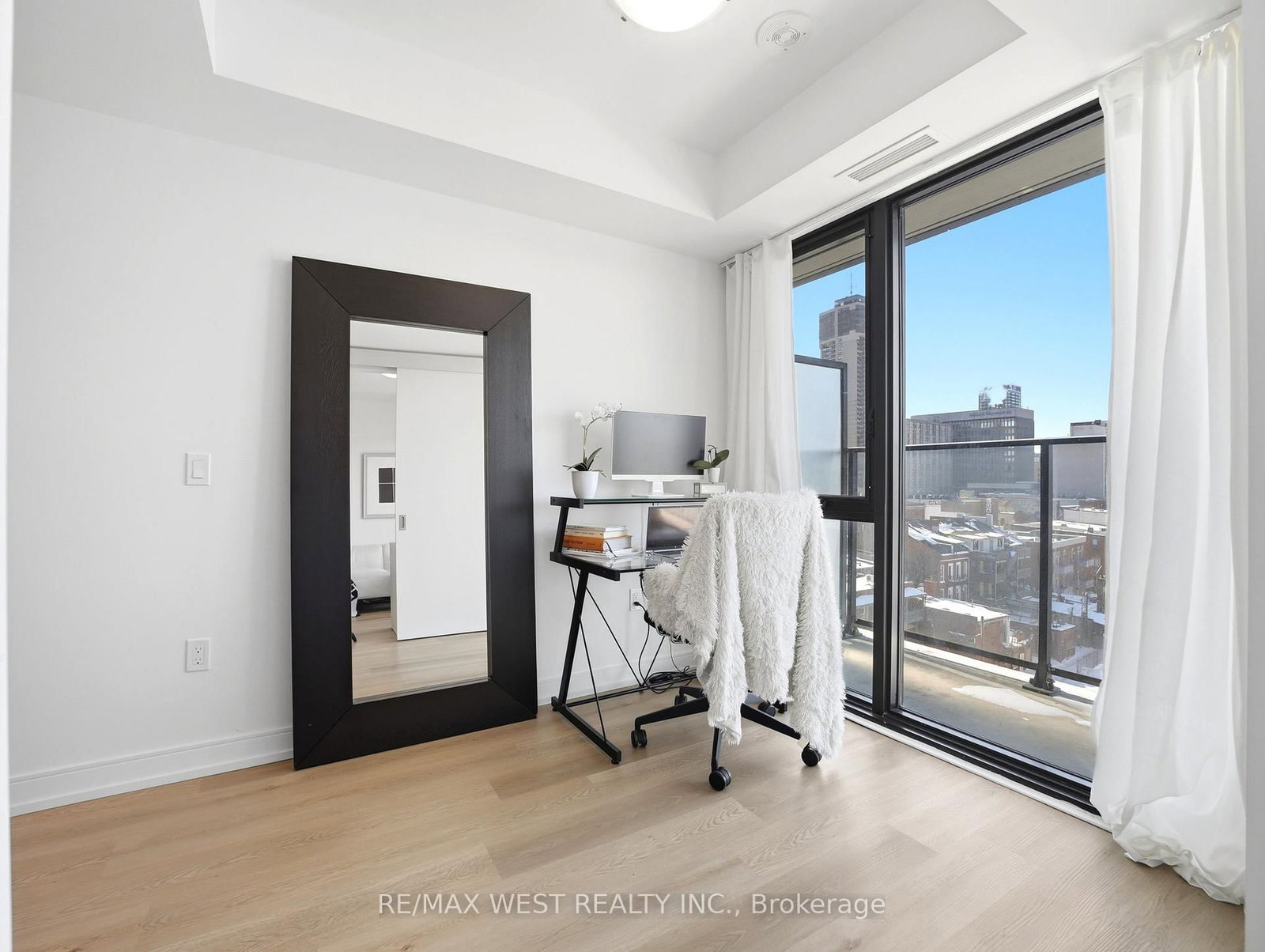 Condo for sale at 912-1 Jarvis Street, Hamilton, Ontario, L8R 3J2 - Beasley - MLS: X12773352