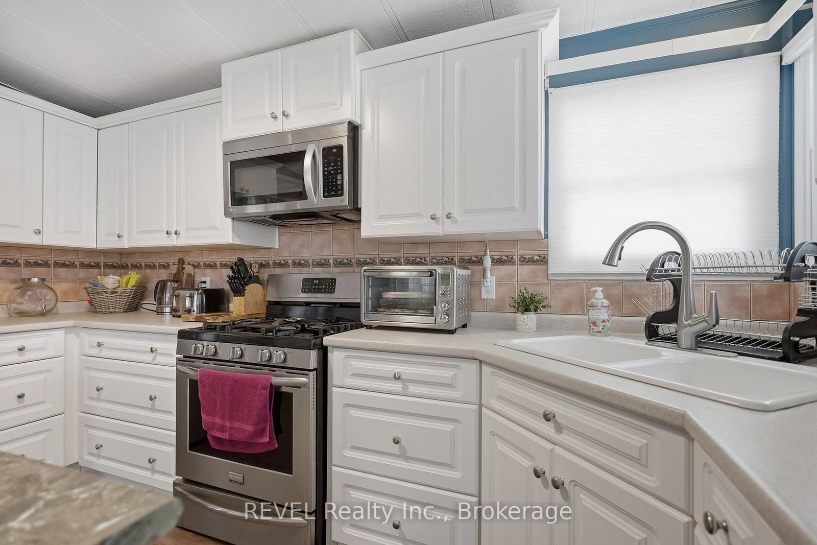 3033 Townline Road, Unit 128 - Photo 9