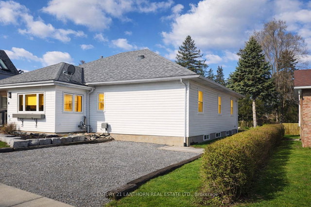 2 - 32 Ontario Street