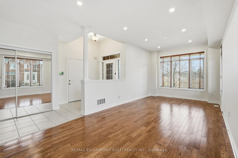 100 Springstead Ave, Hamilton, L8E 6E9 | Image 3