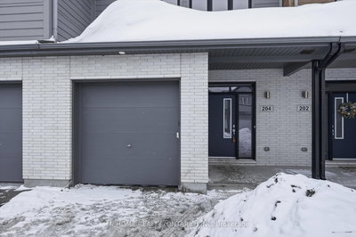 204 Tapadero Avenue, Stittsville, Ontario image-0-1