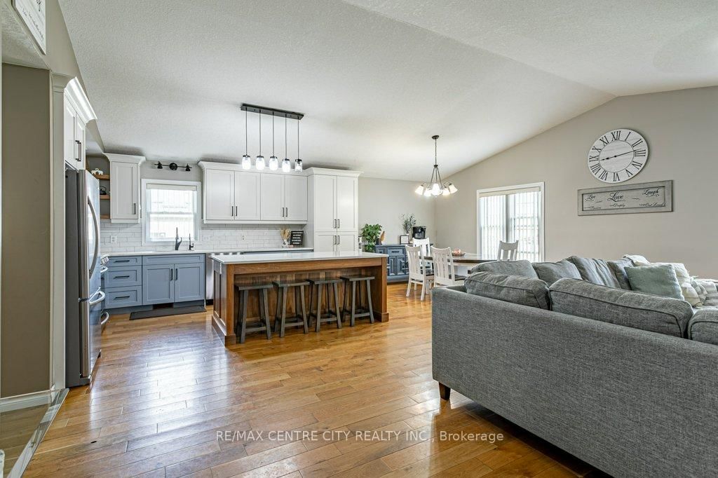 Detached House for sale at 6851 Springfield Road, Malahide, Ontario, N5H 2R5 - Mount Salem - MLS: X12774388