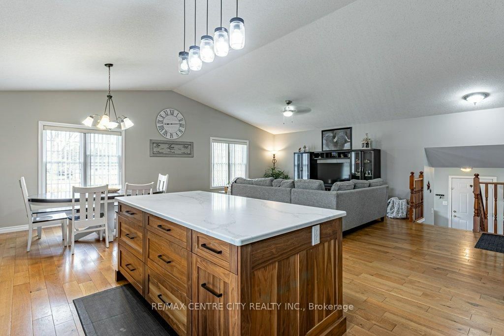 Detached House for sale at 6851 Springfield Road, Malahide, Ontario, N5H 2R5 - Mount Salem - MLS: X12774388