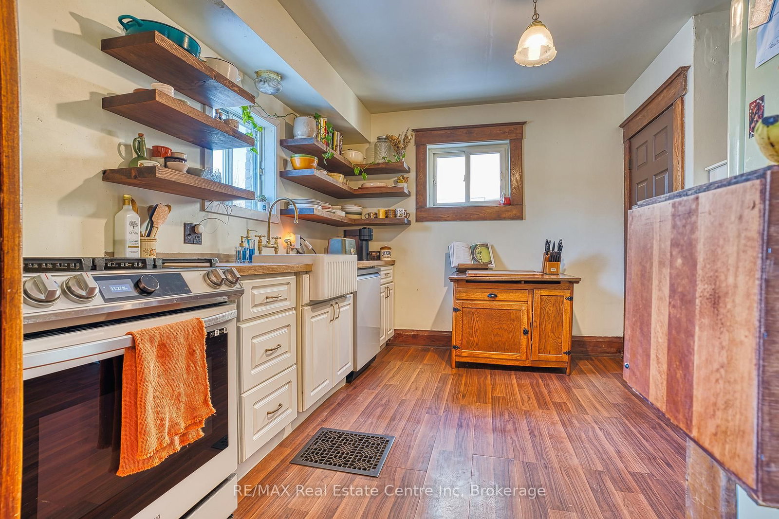 34 Wellington Street • Mapleton, ON photo 9