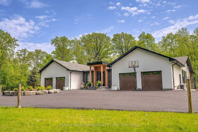 295 Allen Rd, Grimsby, L3M 4E7 | Image 3