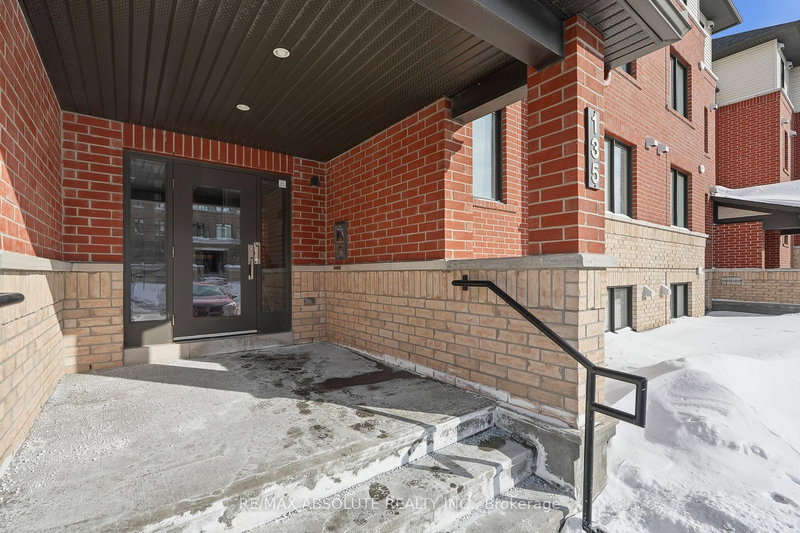 6 - 135 Bluestone Private, Ottawa, K4A 0X7 | Image 2