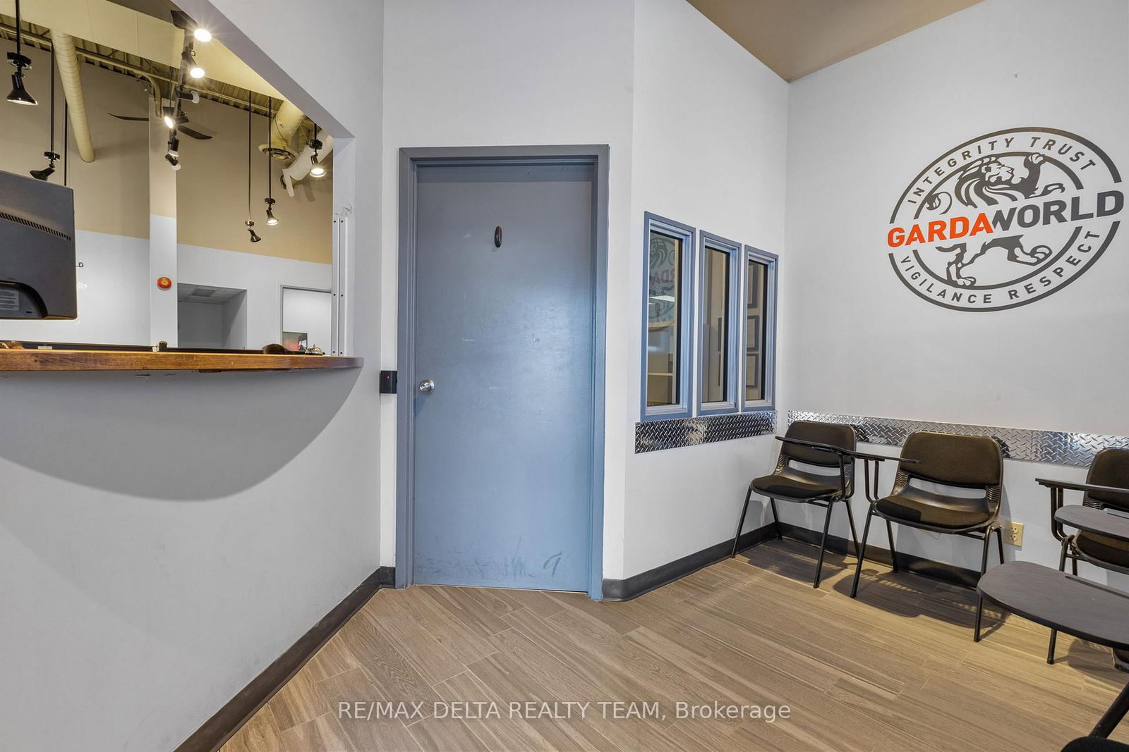 2250 Gladwin Crescent - Photo 3