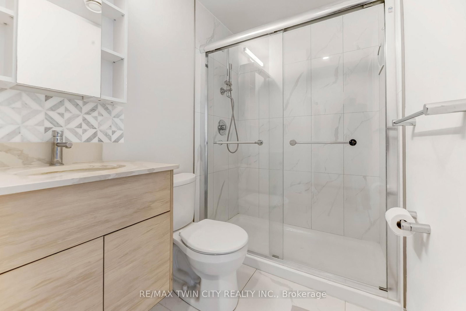 Condo for sale at 2705-60 Frederick Street, Kitchener, Ontario, N2H 0C7 - MLS: X12775798