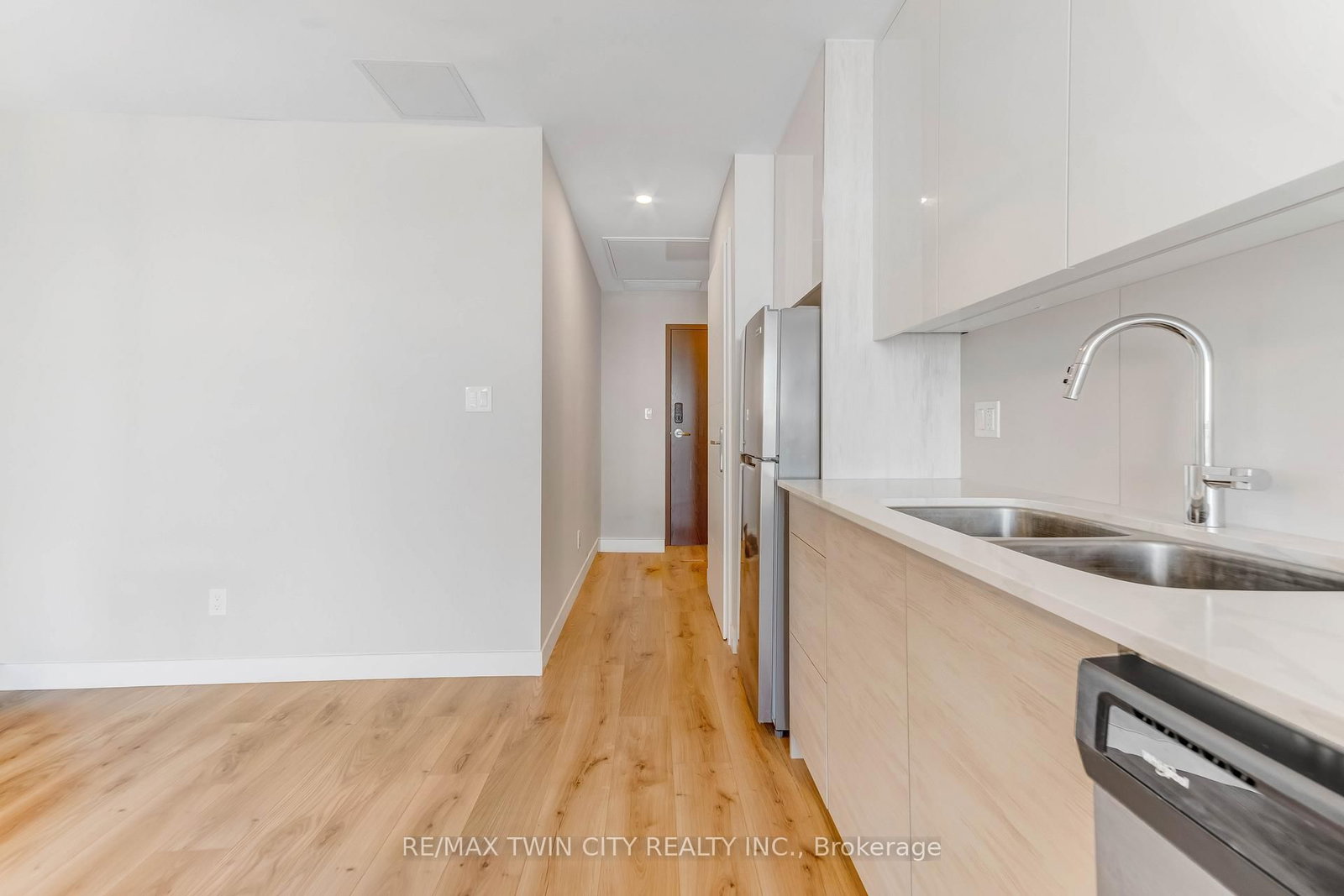 Condo for sale at 2705-60 Frederick Street, Kitchener, Ontario, N2H 0C7 - MLS: X12775798