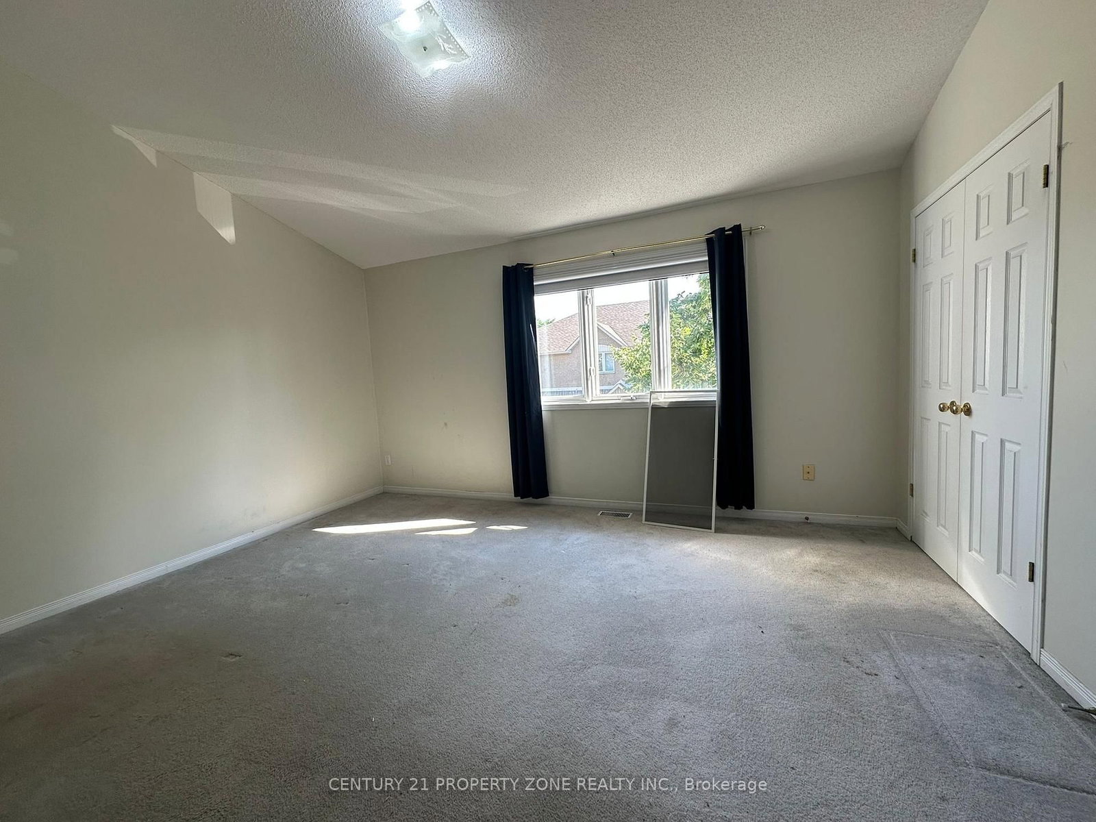 Townhouse for sale at 35-1889 Upper Wentworth Street, Hamilton, Ontario, L9B 2T8 - Allison - MLS: X12776288