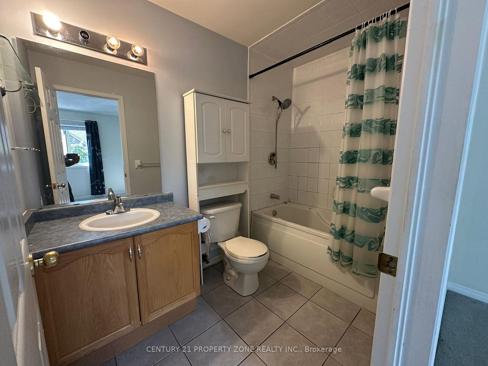 Townhouse for sale at 35-1889 Upper Wentworth Street, Hamilton, Ontario, L9B 2T8 - Allison - MLS: X12776288