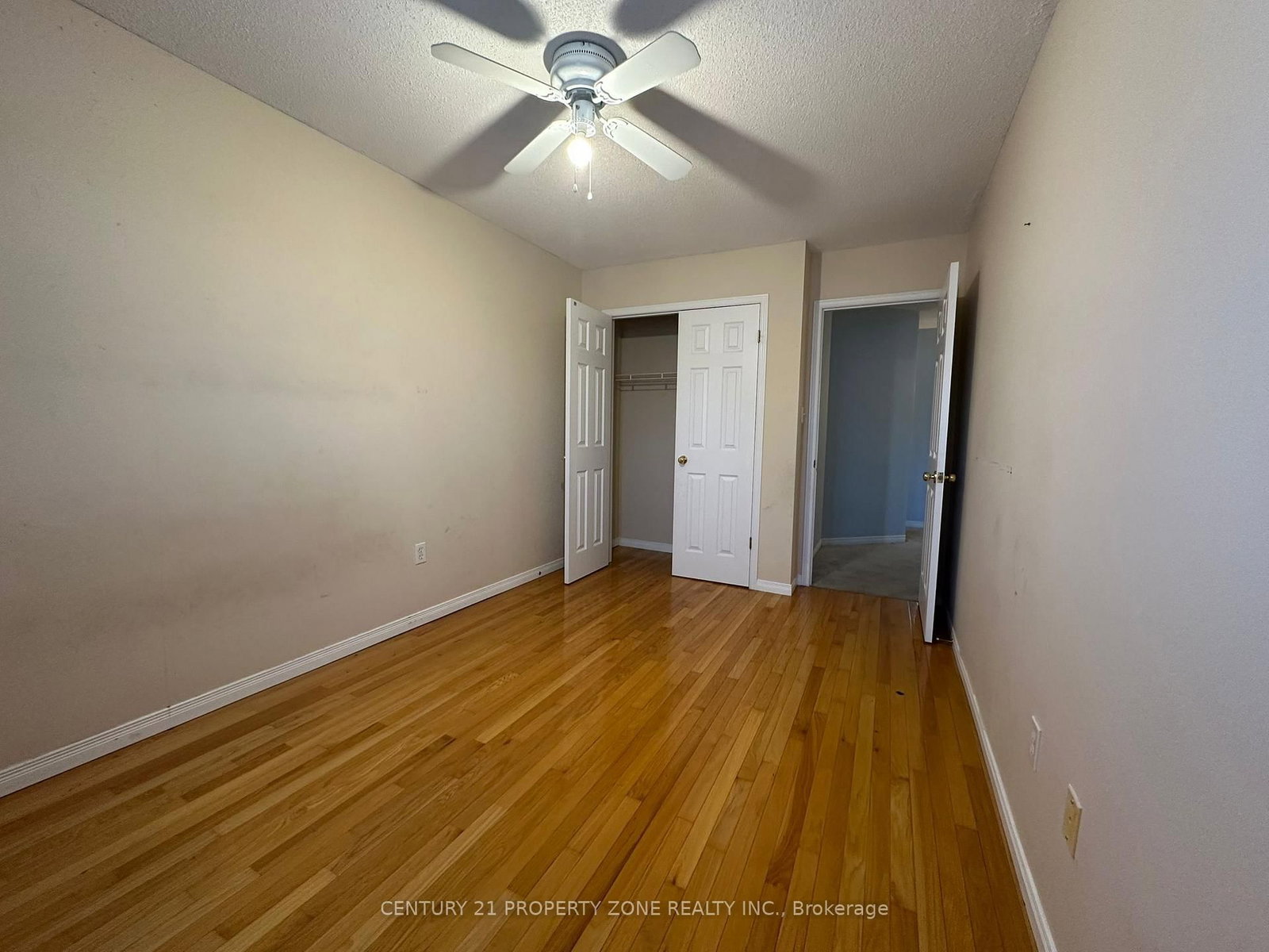 Townhouse for sale at 35-1889 Upper Wentworth Street, Hamilton, Ontario, L9B 2T8 - Allison - MLS: X12776288