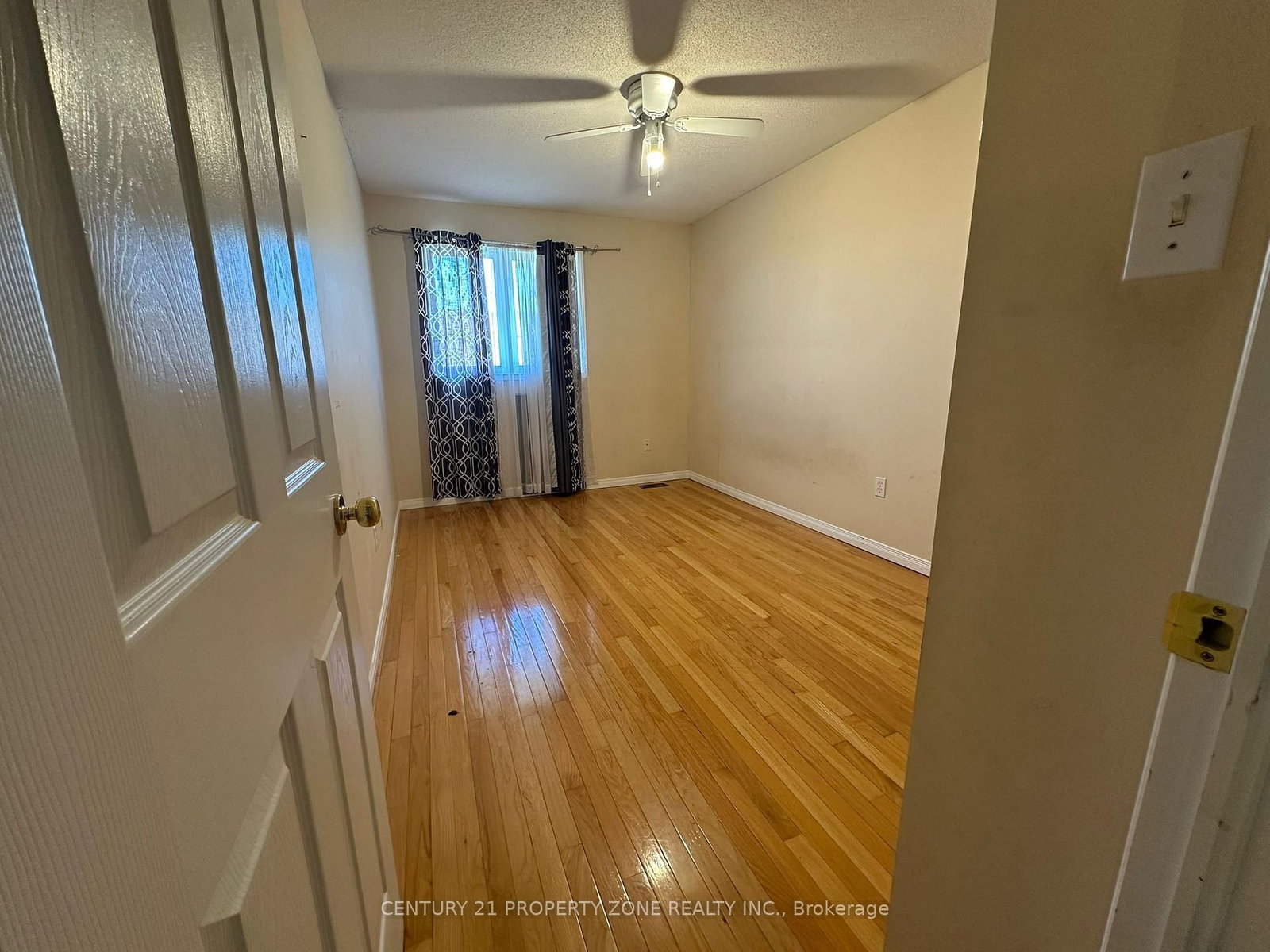 Townhouse for sale at 35-1889 Upper Wentworth Street, Hamilton, Ontario, L9B 2T8 - Allison - MLS: X12776288