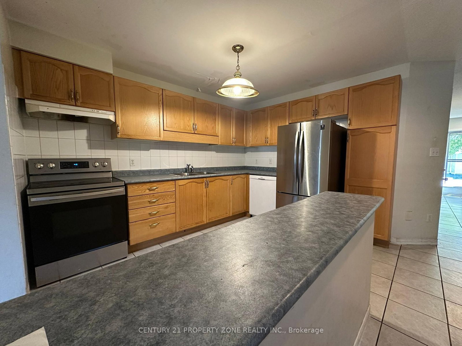 Townhouse for sale at 35-1889 Upper Wentworth Street, Hamilton, Ontario, L9B 2T8 - Allison - MLS: X12776288