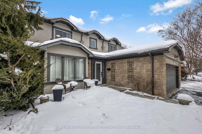 19 FIELDGATE St, Hamilton, L9H 6N3 | Image 3