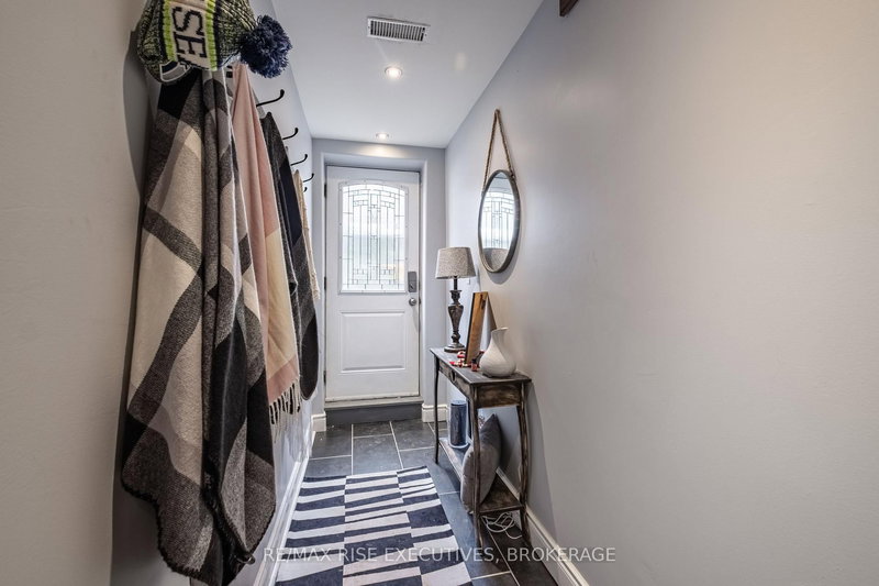 1388 Ottawa St, Kingston, K7P 0C2 | Image 2