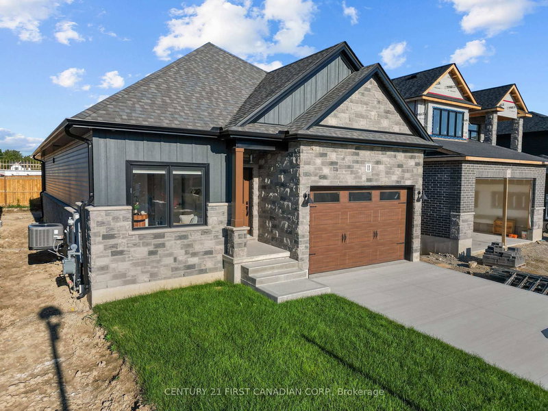 11 Sheldabren St, North Middlesex, N0M 1A0 | Image 2