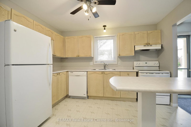 41 - 151 Martinet Ave, London East, N5V 4T4 | Image 3