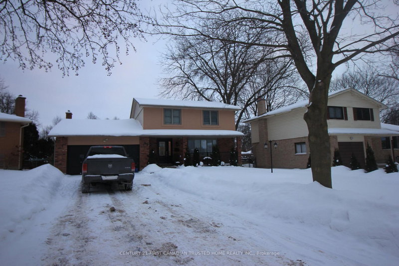 55 Wentworth Crt, London South, N6J 3W5 | Image 2