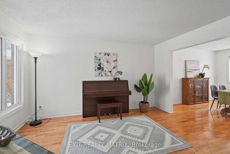727 Brome Cres, Ottawa, K4A 3G8 | Image 3