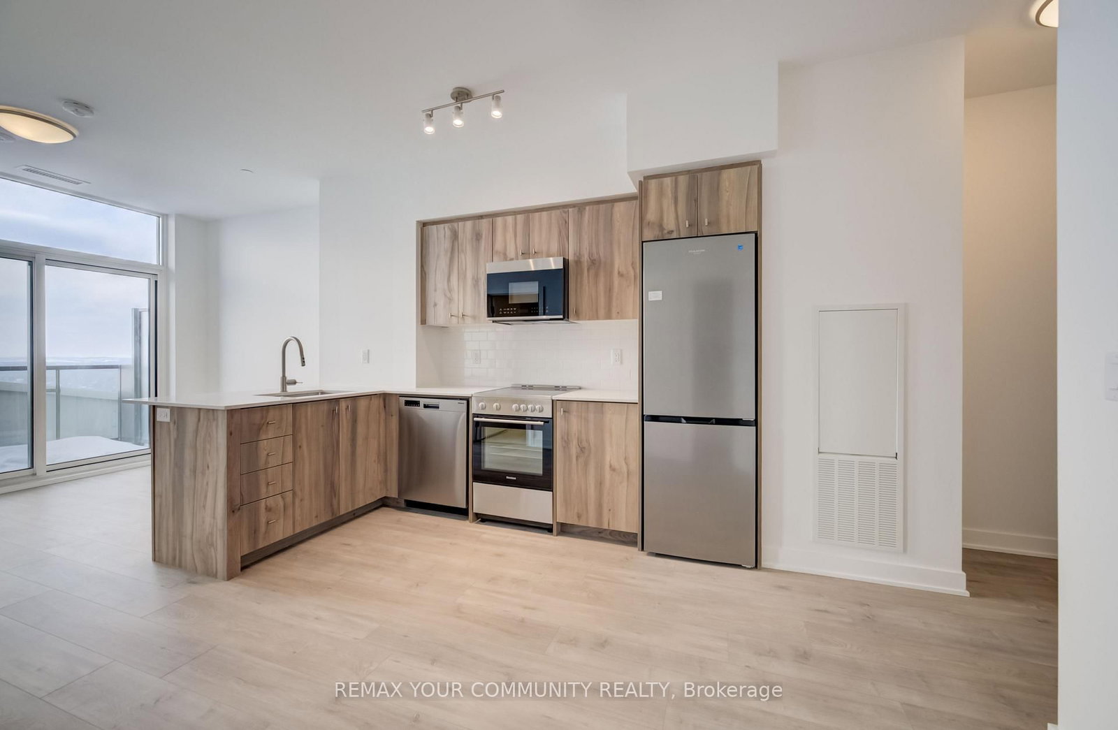 25 WELLINGTON Street, Unit 3404 - Photo 12