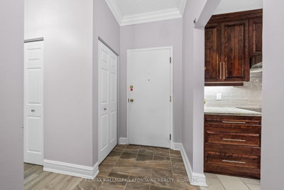 Unit 107 — 1 Rosamond Street E — photo 6