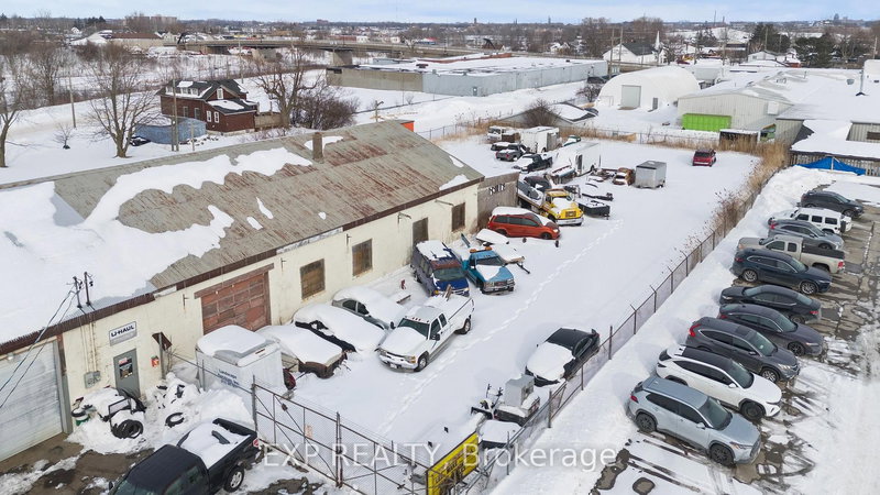 77 Bowden St, Fort Erie, L2A 6P7 | Image 2