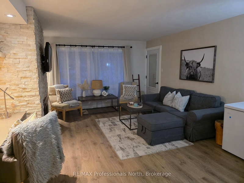 52-308 - 1235 Deerhurst Dr, Huntsville, P1H 2E8 | Image 2