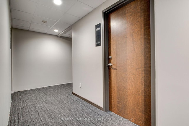 1309 - 108 Garment Street