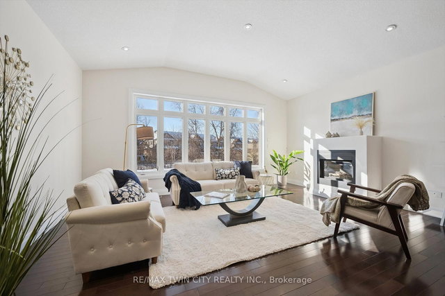 556 Netherwood Crescent