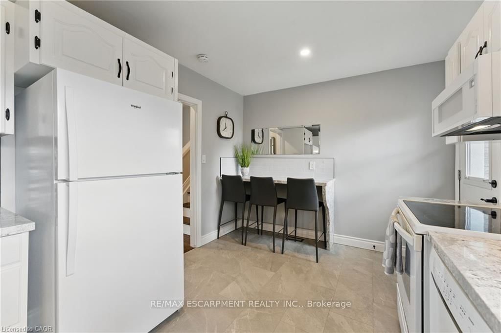 Detached House for sale at 160 Council Crescent, Hamilton, Ontario, L9G 1V1 - Ancaster - MLS: X12779476