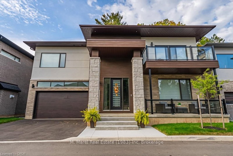 home for lease on 2-121 Fiddlers Green Road