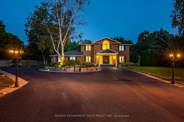 24 JOHN MARTIN Crescent