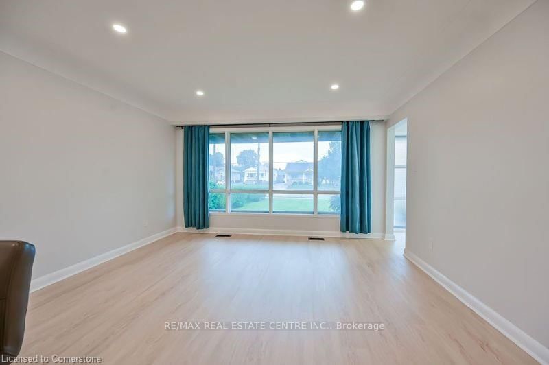 Detached House for lease at Upper-738 Mohawk Road, Hamilton, Ontario, L8T 2R1 - Hampton Heights - MLS: X12780206