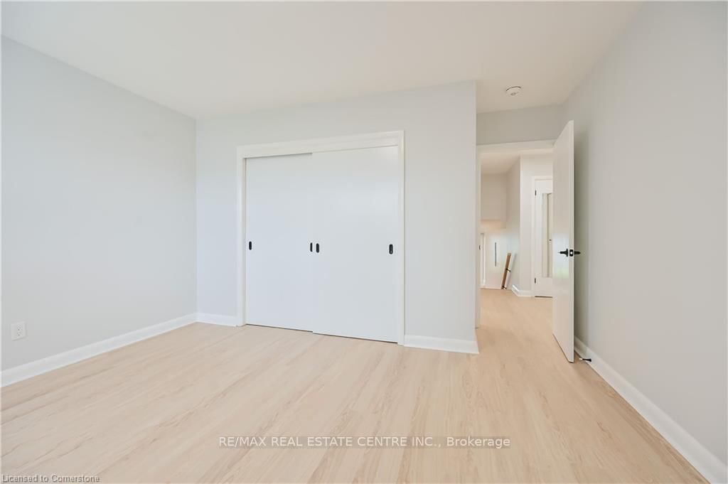 Detached House for lease at Upper-738 Mohawk Road, Hamilton, Ontario, L8T 2R1 - Hampton Heights - MLS: X12780206