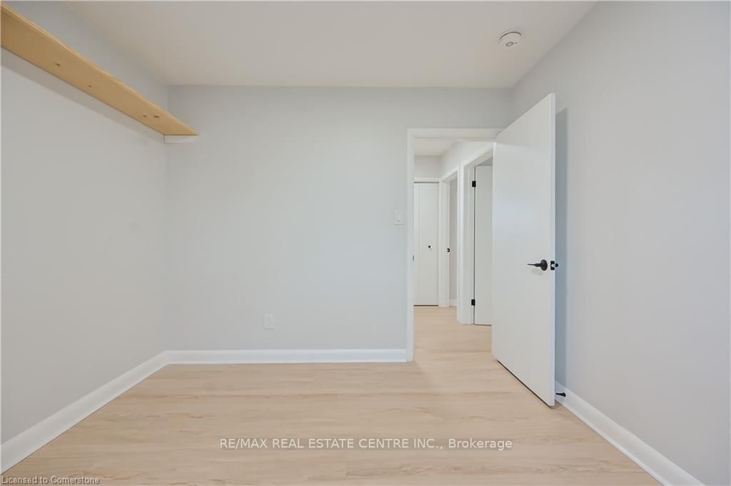 Detached House for lease at Upper-738 Mohawk Road, Hamilton, Ontario, L8T 2R1 - Hampton Heights - MLS: X12780206