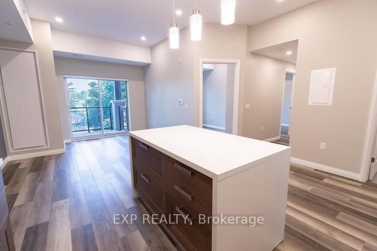 309B - 5971 Dorchester Rd, Niagara Falls, L2G 5S8 | Image 3