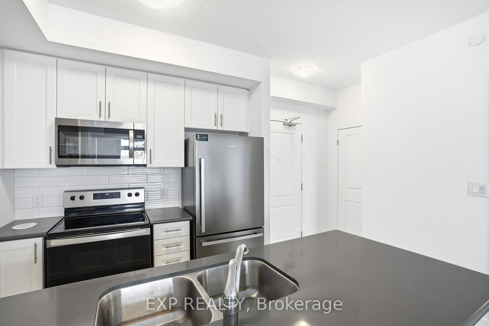 460 Dundas Street E, Unit 803 - Photo 12