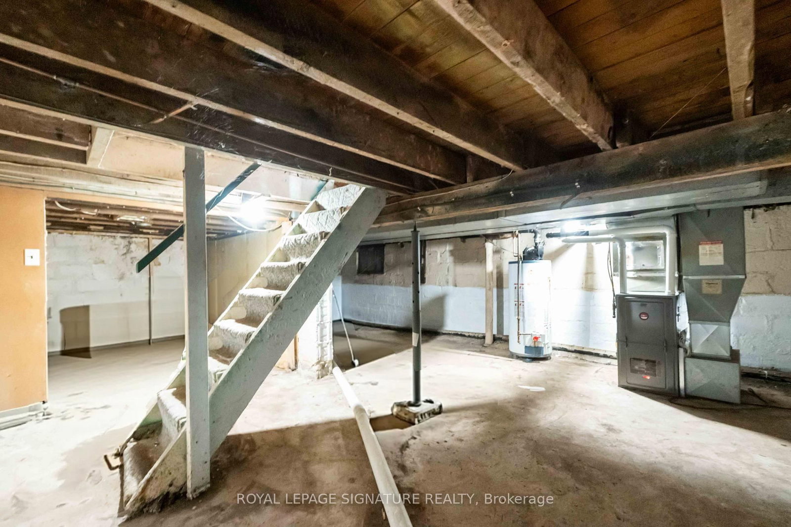 Detached House for sale at 84 Frederick Avenue, Hamilton, Ontario, L8H 4K6 - Crown Point - MLS: X12780814