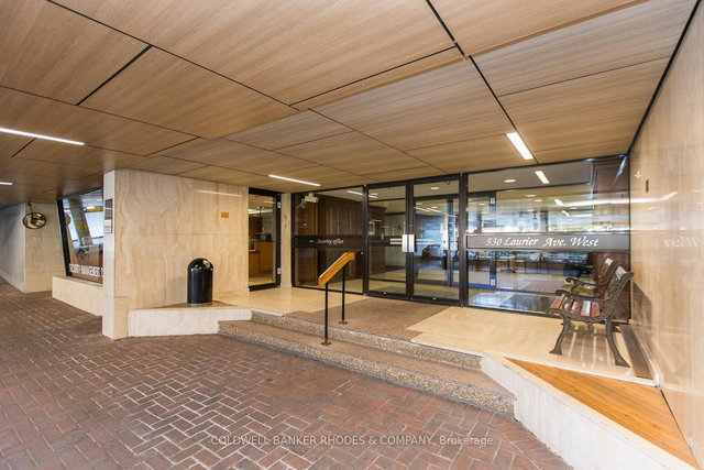 1906 - 530 Laurier Avenue W