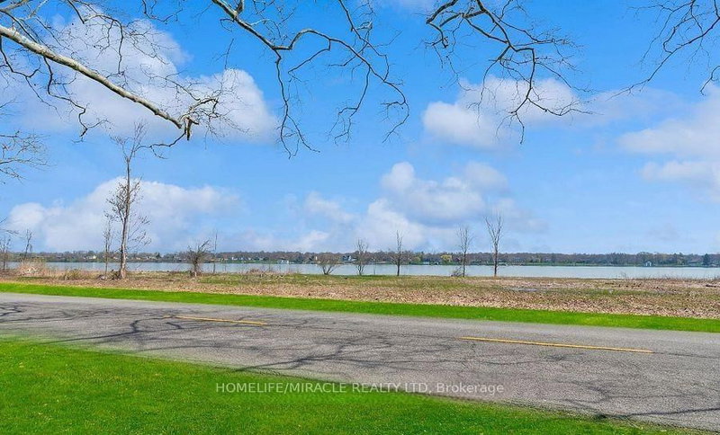 3035 Niagara Pkwy, Fort Erie, L2A 5M4 | Image 2