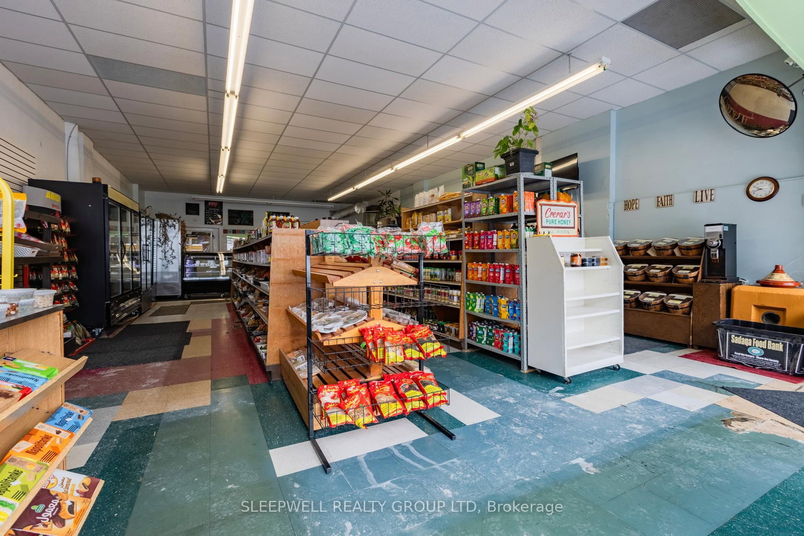 1101 Wellington Street W - Photo 3