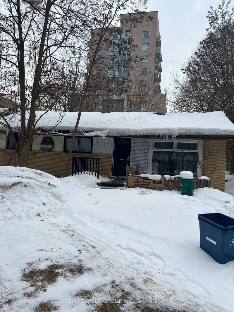 249 Sunview St photo 4