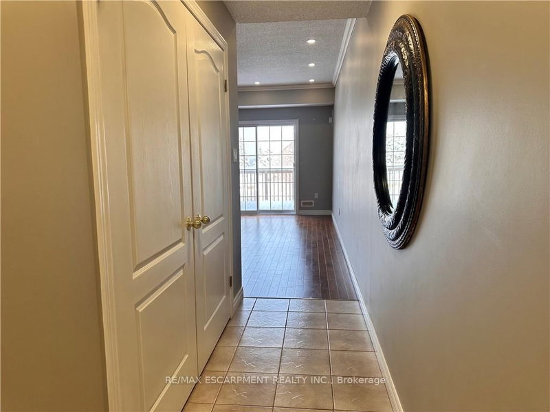 14 - 2 Harbour Dr, Hamilton, L8E 6B1 | Image 3