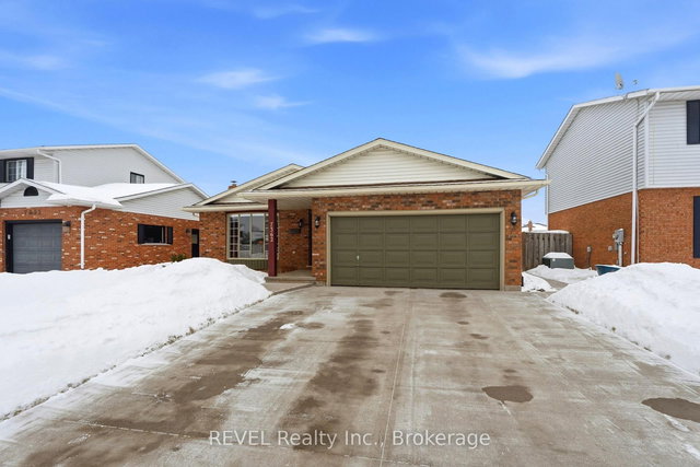 7362 Nathan Crescent