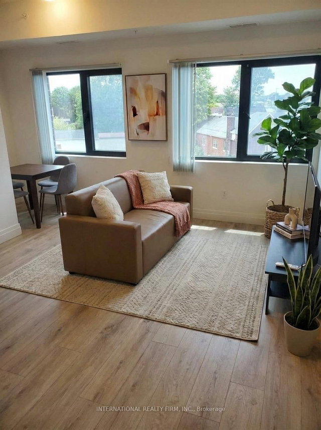 425 - 652 Princess Street