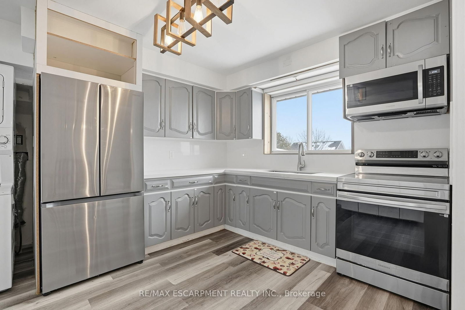 Detached House for lease at UPPER-79 Kimberly Drive, Hamilton, Ontario, L8K 4K7 - Rosedale - MLS: X12782516