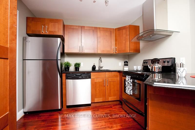 211 - 810 Blackburn Mews, Kingston, K7P 0H2 | Image 3